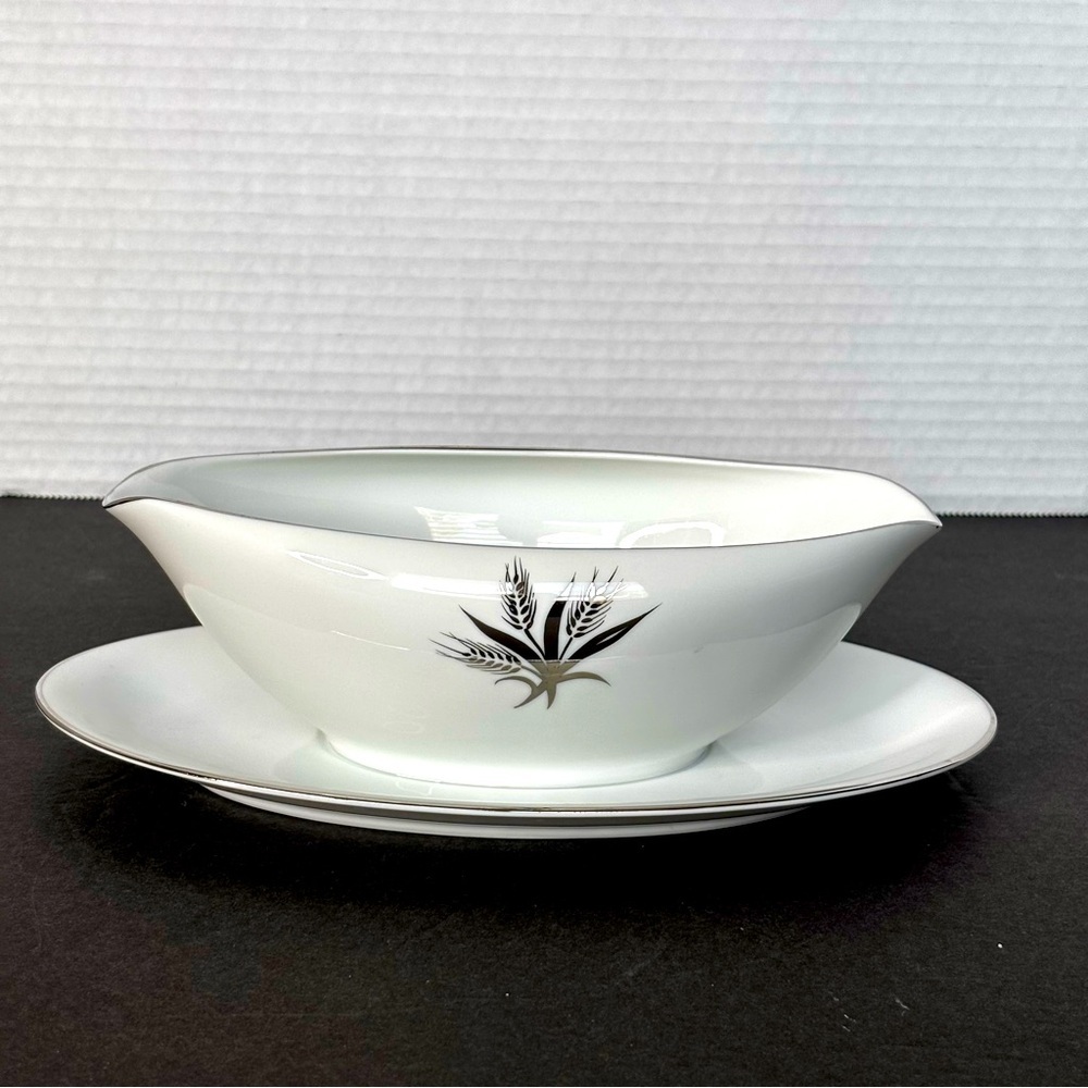 Vtg Japanese Kutani Porcelain Gravy Boat Attached Underplate Hand Painted.